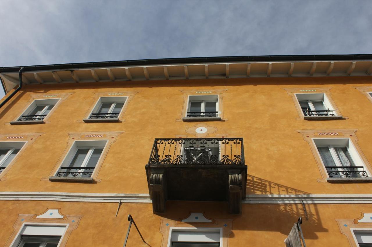 Casa Gialla Russo Eksteriør billede